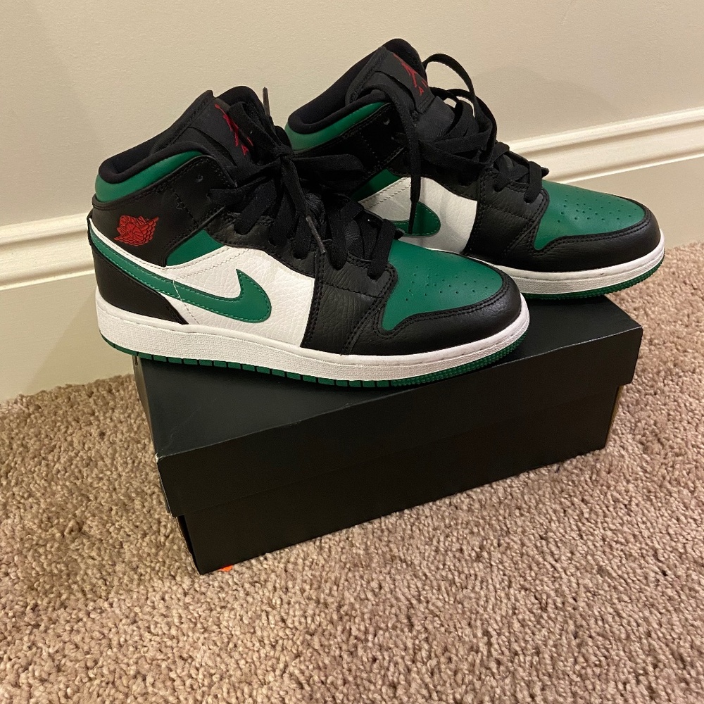 Air Jordan 1 Mid